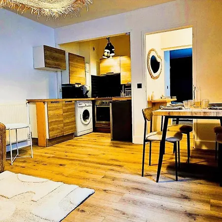 La Cachette Secrete * Fontainebleau